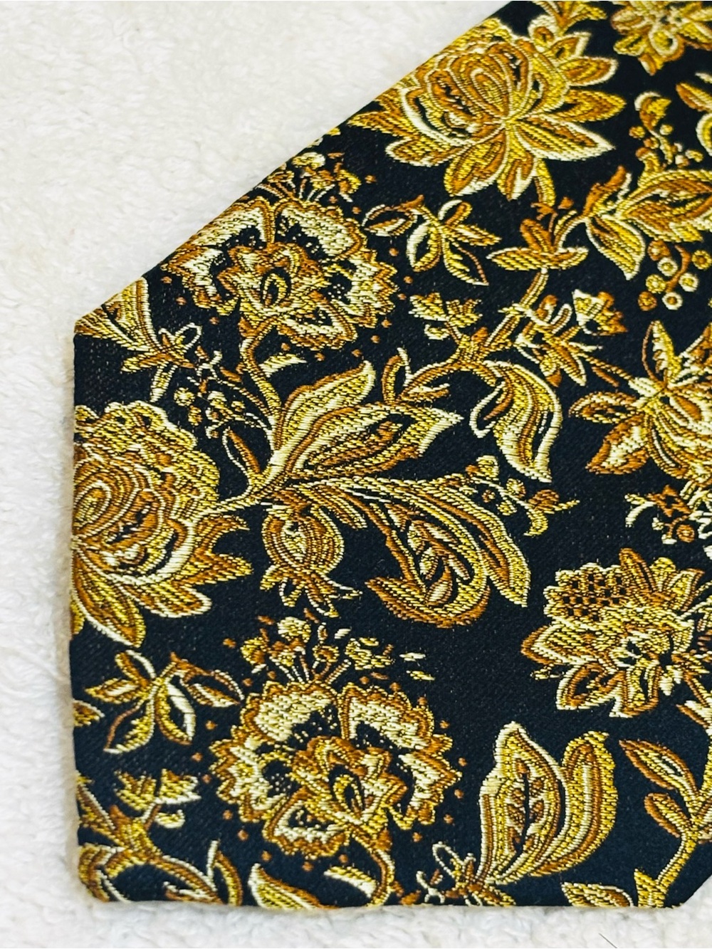 Brand New Stylish Tie By Paul Malone / Palm Beach